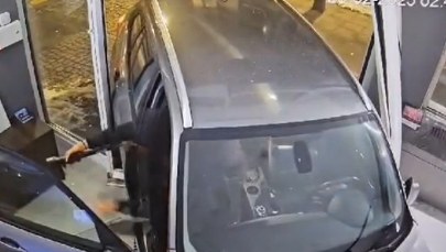 Rozpędzonym bmw wjechali do jubilera w Poznaniu. Złodzieje schwytani