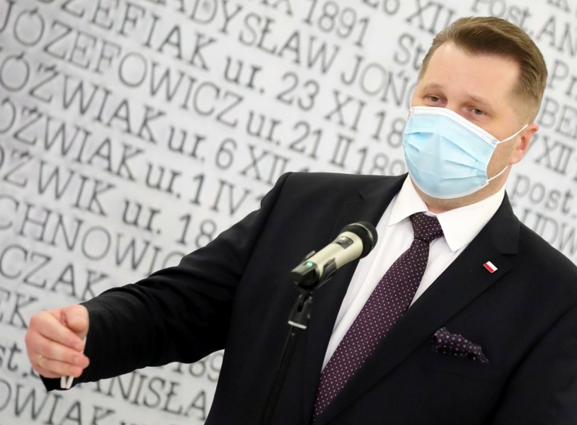 Rozpoczęcie roku szkolnego już jutro, na zdjęciu Przemysław Czarnek /Piotr Molecki /East News