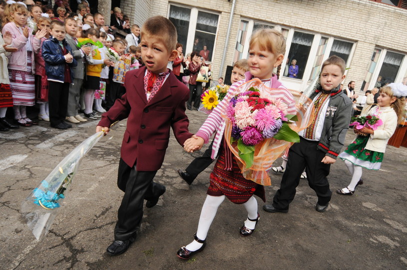 Rozpoczęcie roku szkolnego w obwodzie lwowskim /YURIY DYACHYSHYN/AFP /AFP