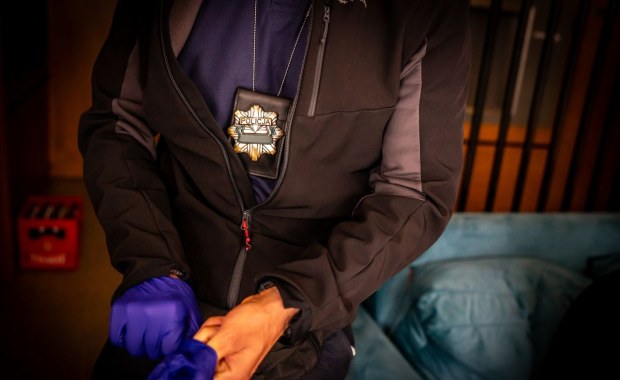 Rozpracowana sieć wyłudzaczy kredytów. Zatrzymano 7 osób