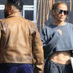 Rozpromieniona Jennifer Lopez z odsłoniętym brzuchem. Tak walczy z plotkami?