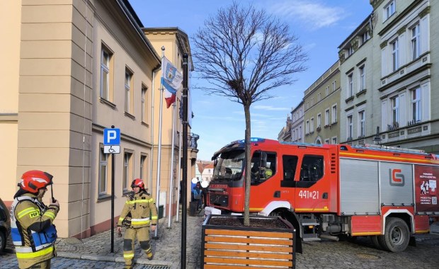 Rozpylona substancja w urzędzie miasta. Konieczna była ewakuacja