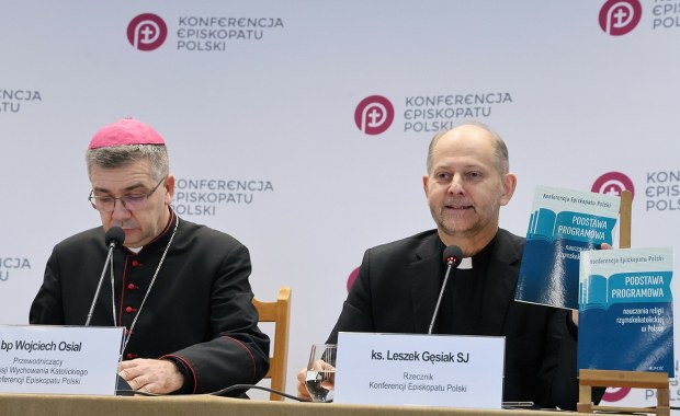 Rozróżnienie między szkołą a parafią. Co zakłada nowa podstawa programowa religii?