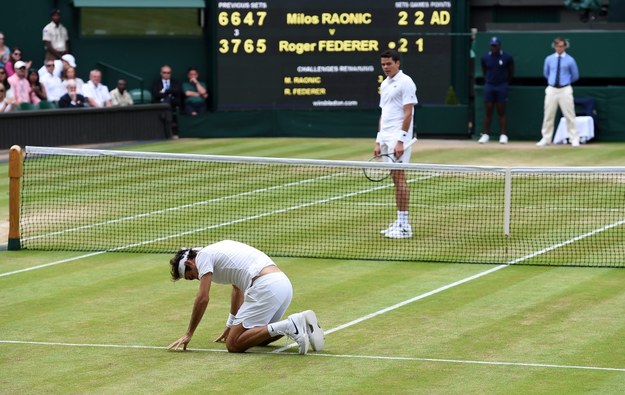 Rozstawiony z "trójką" Roger Federer przegrał z kanadyjskim tenisistą Milosem Raonicem /ANDY RAIN /PAP/EPA