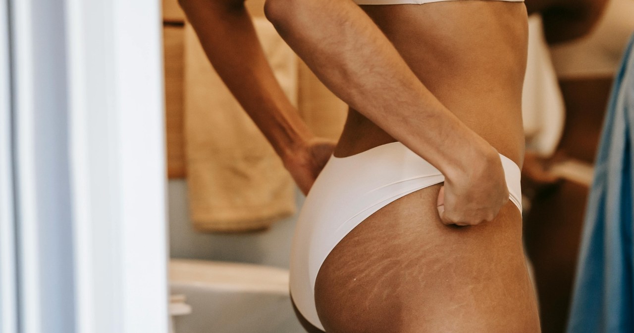 Rozstępy wygładzisz w domu z użyciem cytrynowego peelingu cukrowego /Sora Shimazaki /pexels.com