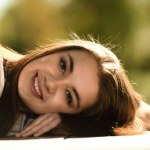 Rozświetl cerę na jesień łącząc witaminę C z kwasem ferulowym. Jak je włączyć do pielęgnacji?