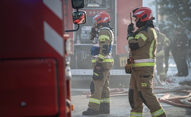 Rozszczelnienie cysterny z niebezpieczną substancją. Akcja strażaków w Sochaczewie