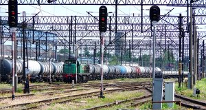 Rozszczelniła się cysterna z siarką. "Służby proszą o unikanie rejonu dworca PKP"