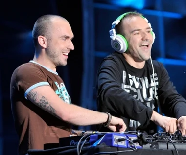 Roztańczony PGE Narodowy; Kalwi & Remi z zespołem Guzowianki. "Hit w ludowym rytmie"