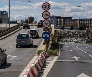 Rozwidlenie to też skrzyżowanie. Uwaga na ograniczenia prędkości