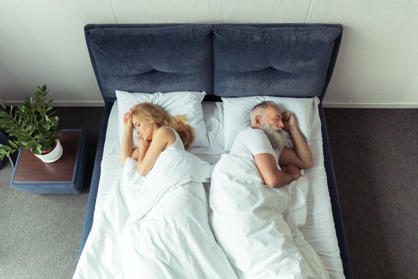 "Rozwód łóżkowy" to dwa odrębne łóżka lub osobne sypialnie /123RF/PICSEL