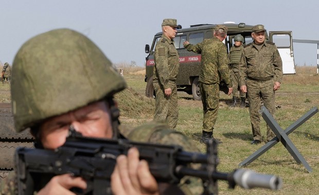 "Rozwodnicy - za karę - na front". Kuriozalny pomysł w Rosji