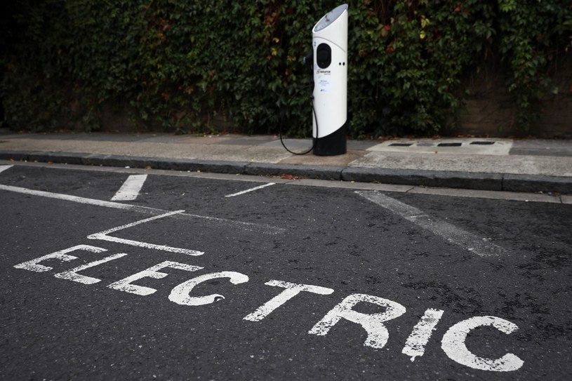 Rozwój aut elektrycznych nie jest możliwy bez rozwoju infrastruktury /Getty Images