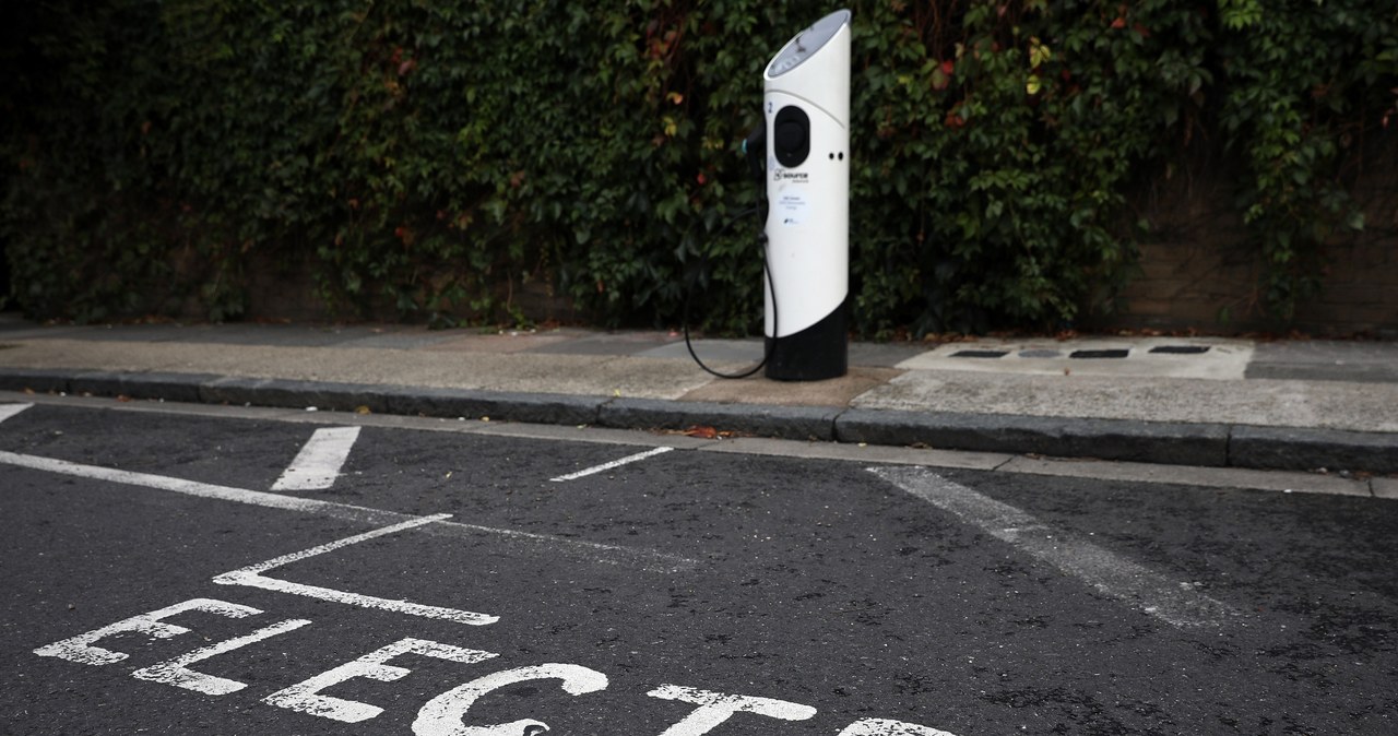 Rozwój aut elektrycznych nie jest możliwy bez rozwoju infrastruktury /Getty Images