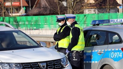 RPO: Kwarantanna i ograniczenie praktyk religijnych niezgodne z Konstytucją RP