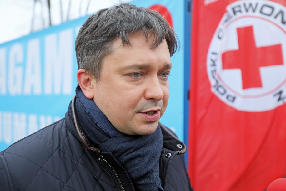 RPO: Wprowadzenie restrykcji epidemicznych powinno mieć miejsce na podstawie ustawy, nie rozporządzenia / 	Artur Reszko    /PAP