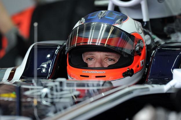 Rubens Barrichello jest coraz bardziej zagubiony za kierownicą bolidu F1 /AFP