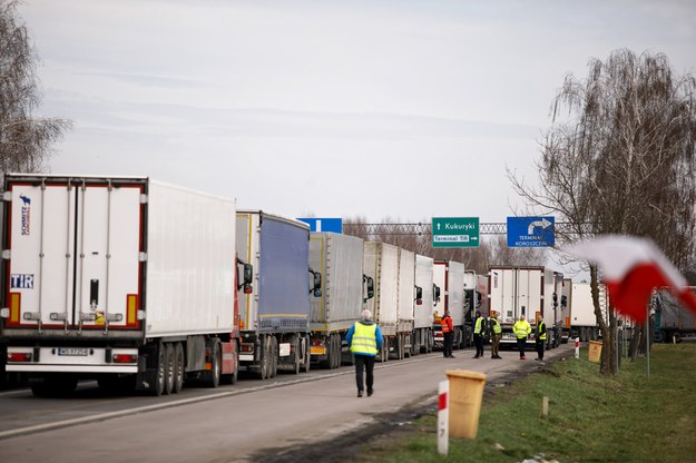 Ruch ciężarówek na przejściu z Białorusią w Koroszczynie /Bartłomiej Wójtowicz /PAP