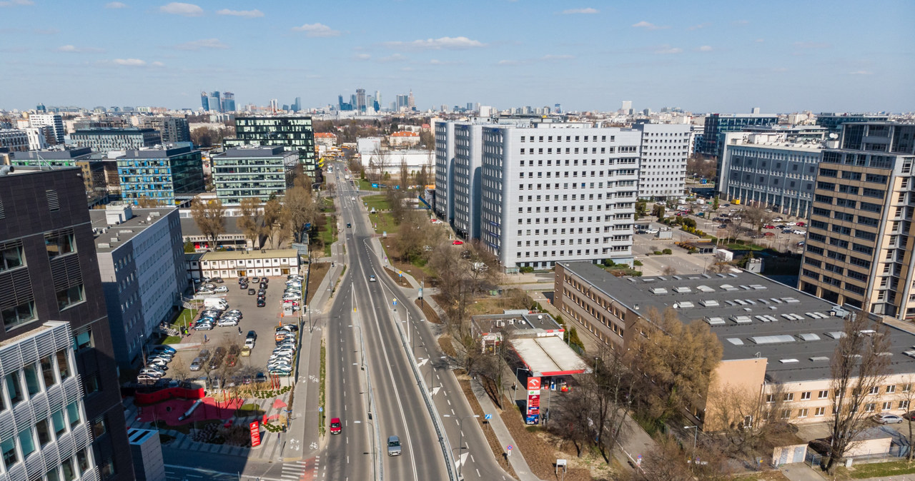 Ruch samochodowy znacznie spadł, a smog się utrzymał, dopóki nie zrobiło się ciepło /Łukasz Szczepański  /Reporter