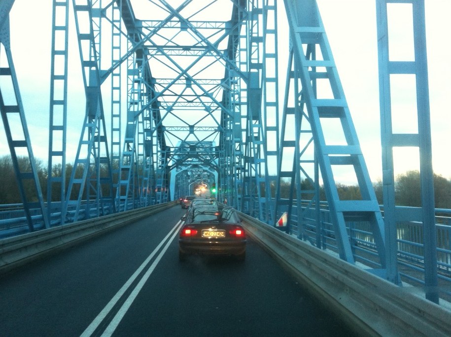 Ruch wahadłowy na moście w Nowym Dworze Mazowieckim /Michał Dukaczewski /RMF FM