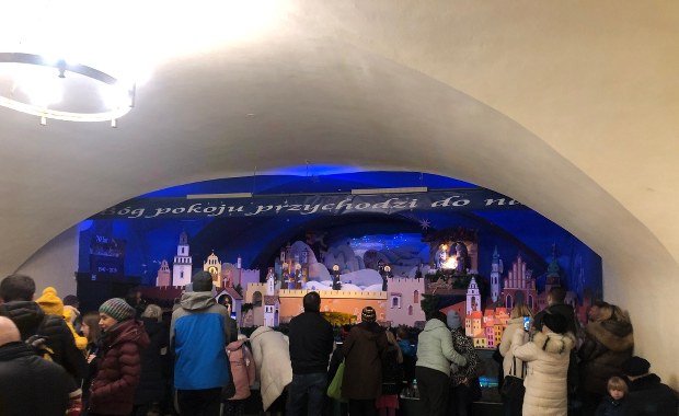 ​Ruchoma szopka bożonarodzeniowa w stolicy przyciąga tłumy