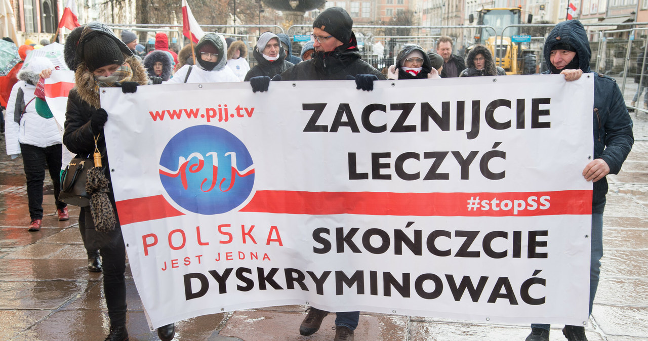 Ruchy antyszczepionkowe niejednokrotnie organizowały różne demonstracje /East News