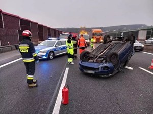 Ruda Śląska: Dachowanie na A4. W sieci pojawiło się nagranie