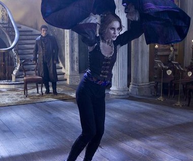 Rufus Sewell i Erin Wasson w scenie z filmu "Abraham Lincoln: Łowca wampirów"