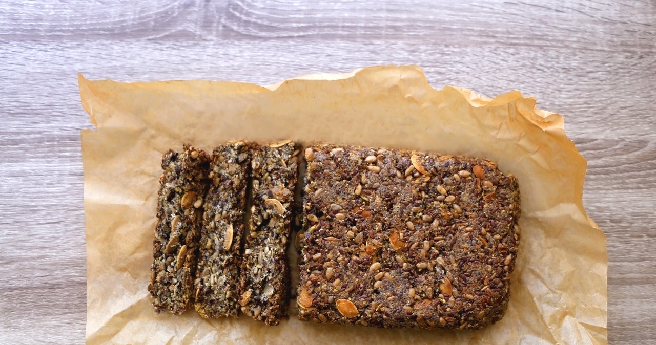Rugbrød zawiera wysoką dawkę błonnika, co czyni go sprzymierzeńcem w regulacji poziomu cukru we krwi. /jelena990 /123RF/PICSEL