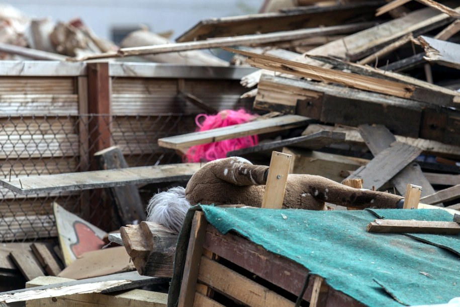 Ruiny kamienicy /Aleksander Koźmiński /PAP
