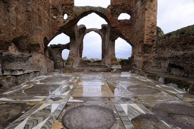 Ruiny Willi Quintilli są niezwykle rozległe, zajmują tak duży obszar, że miejscowi nazwali je Roma Vecchia (Stary Rzym) / Mimmo Frassineti / Bridgeman Images – RDA / Forum /Agencja FORUM