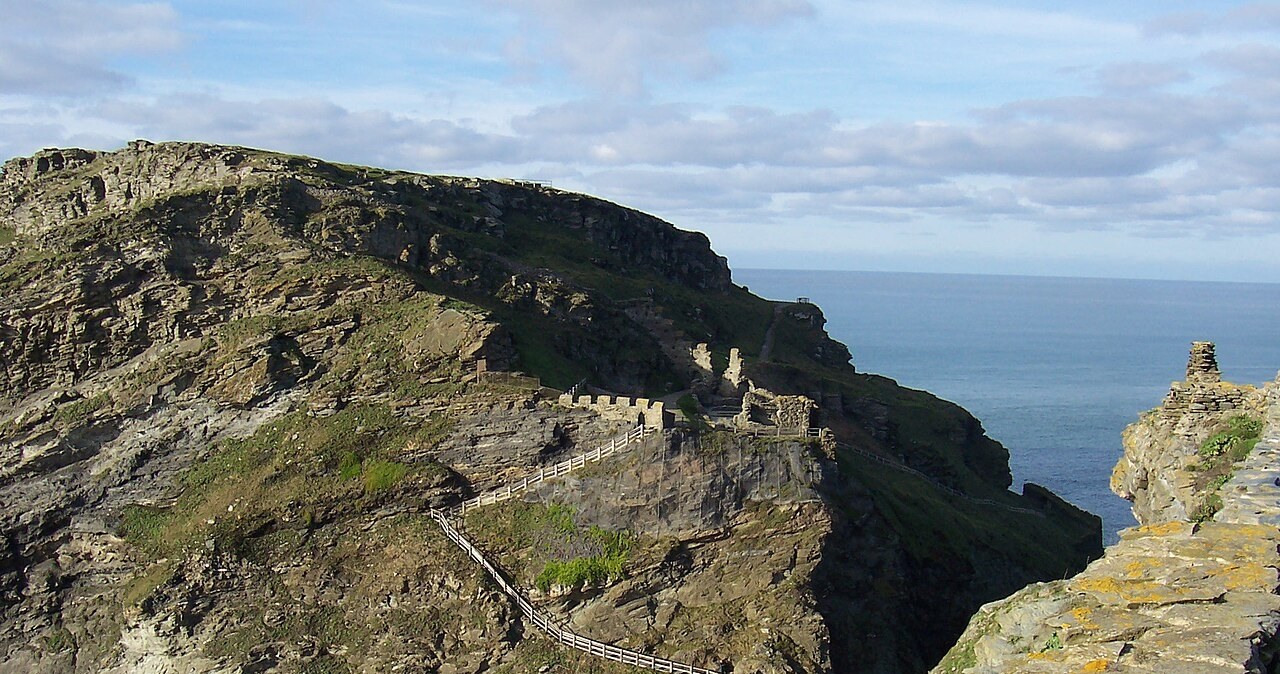 Ruiny zamku w Tintagel /domena publiczna