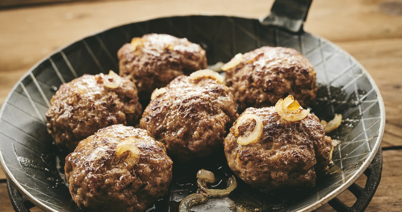 Rumsztyk to idealna propozycja na sycący obiad. /foodandmore /123RF/PICSEL