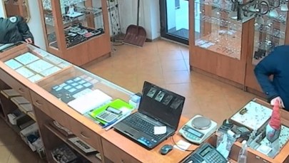 Rumun, który obrabował jubilera w Myślenicach zatrzymany na lotnisku