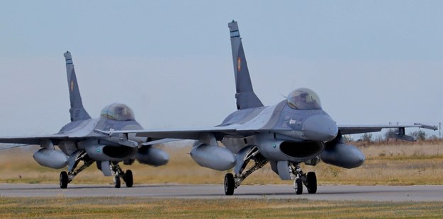 Ostrzeżenie dla ludności. Rumunia poderwała F-16