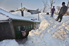 Rumunia zmaga się z zimą, zaspy mają kilka metrów