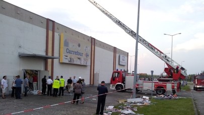 Runął dach galerii handlowej w Gnieźnie