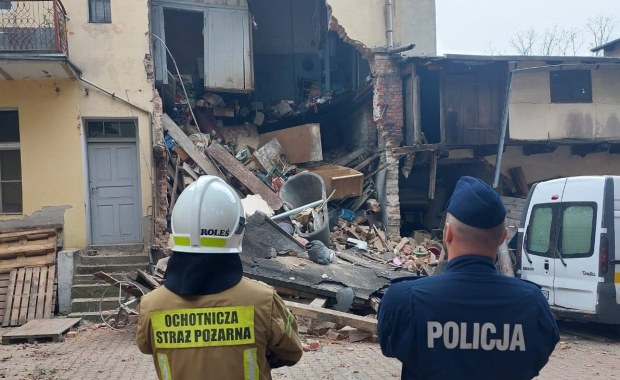 Runęła ściana kamienicy w Wągrowcu