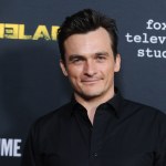 Rupert Friend dołączył do obsady filmu „Rebel Moon” Zacka Snydera