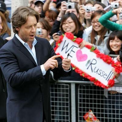 Russell Crowe cieszy się nie mniejsza popularnością niż Steve Irwin /AFP