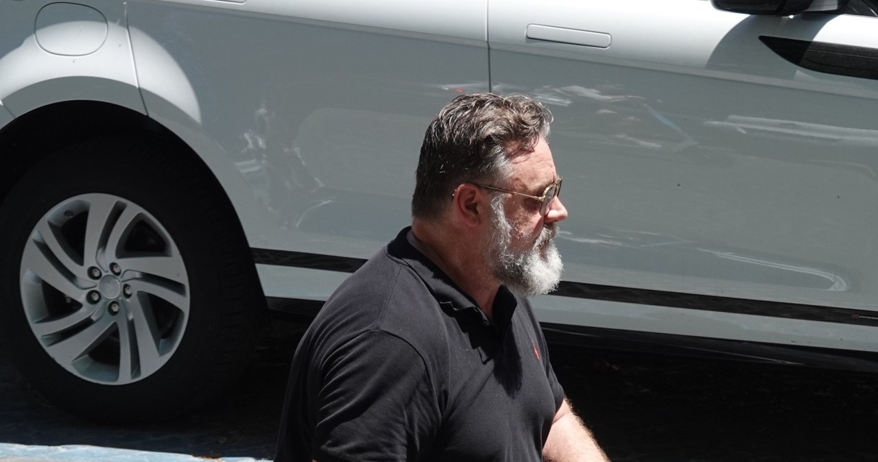 Russell Crowe na ulicach Rzymu /ROMA MEGA / The Mega Agency /Agencja FORUM