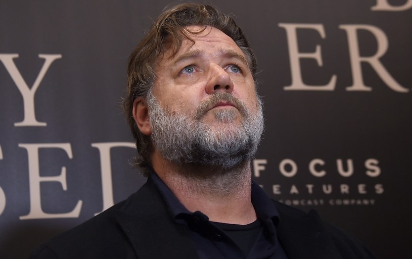 Russell Crowe przyznaje, że przechodzi trudny okres /Michael Loccisano /Getty Images