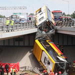 Rusza proces kierowcy autobusu, który spadł z wiaduktu w Warszawie