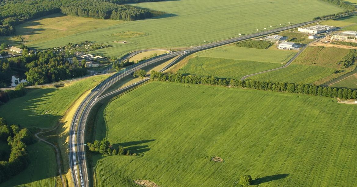 Rusza realizacja odcinka drogi ekspresowej S6 między końcem obwodnicy Słupska a węzłem w Bobrownikach. /GDDKiA