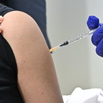 Ruszają szczepienia przewlekle chorych przeciw Covid-19. Sprawdź, kto jest w tej grupie