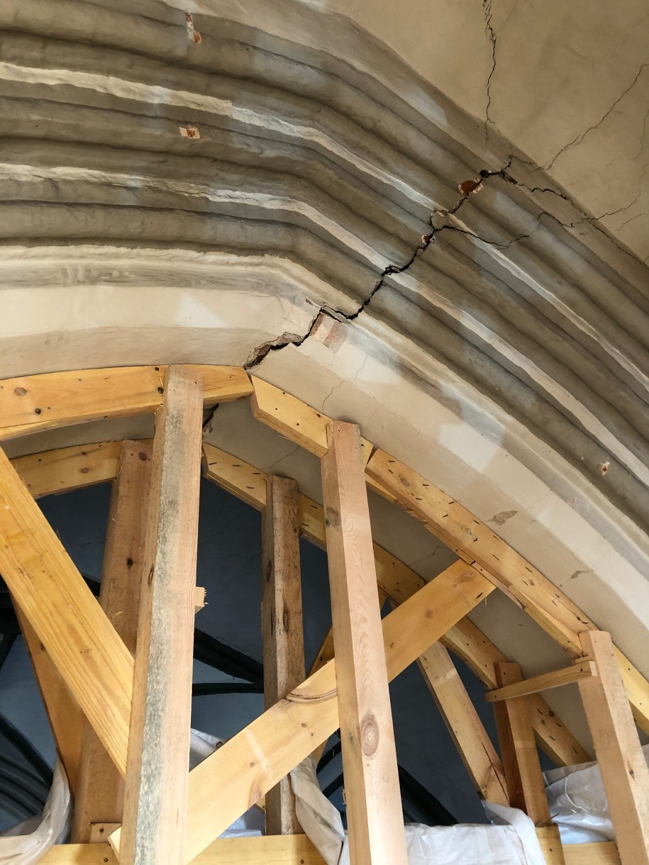 Rusztowanie wsporcze w kościele św. Mikołaja w Gdańsku /Kuba Kaługa /RMF FM