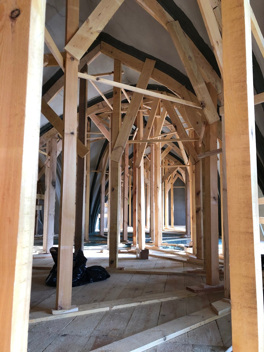 Rusztowanie wsporcze w kościele św. Mikołaja w Gdańsku /Kuba Kaługa /RMF FM