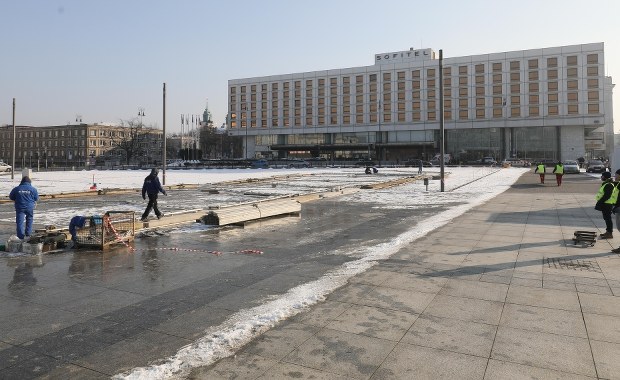 Ruszy budowa pomnika smoleńskiego na pl. Piłsudskiego. Jest reakcja władz Warszawy