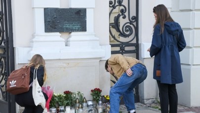 Ruszył na pomoc zaatakowanej kobiecie. Nowe informacje ws. rannego strażnika UW