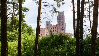 Ruszył proces karny ws. budowy zamku w Stobnicy